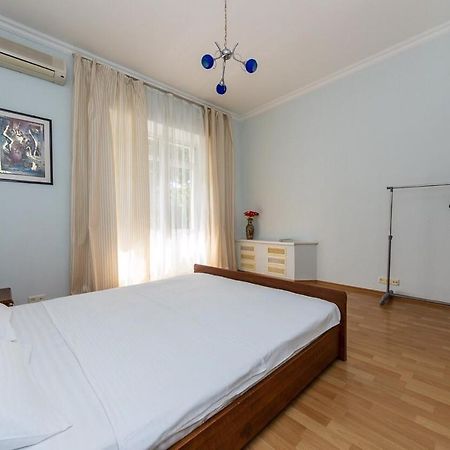 Alex Apartments Near Independence Square - Kiev Екстериор снимка