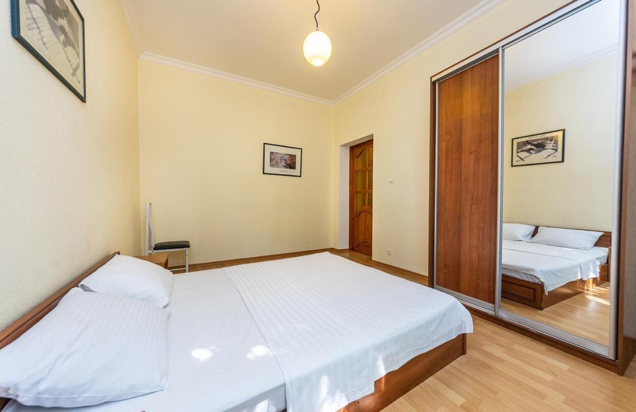 Alex Apartments Near Independence Square - Kiev Екстериор снимка