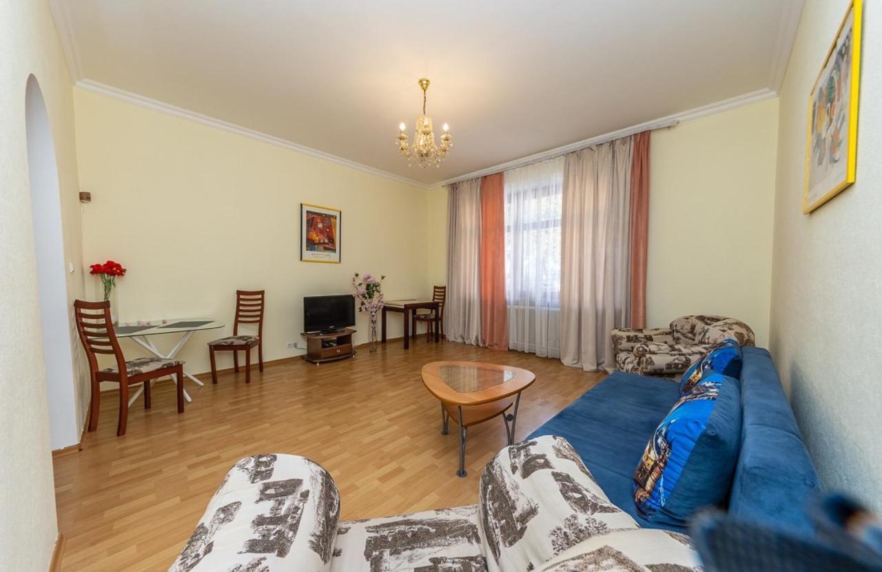 Alex Apartments Near Independence Square - Kiev Екстериор снимка