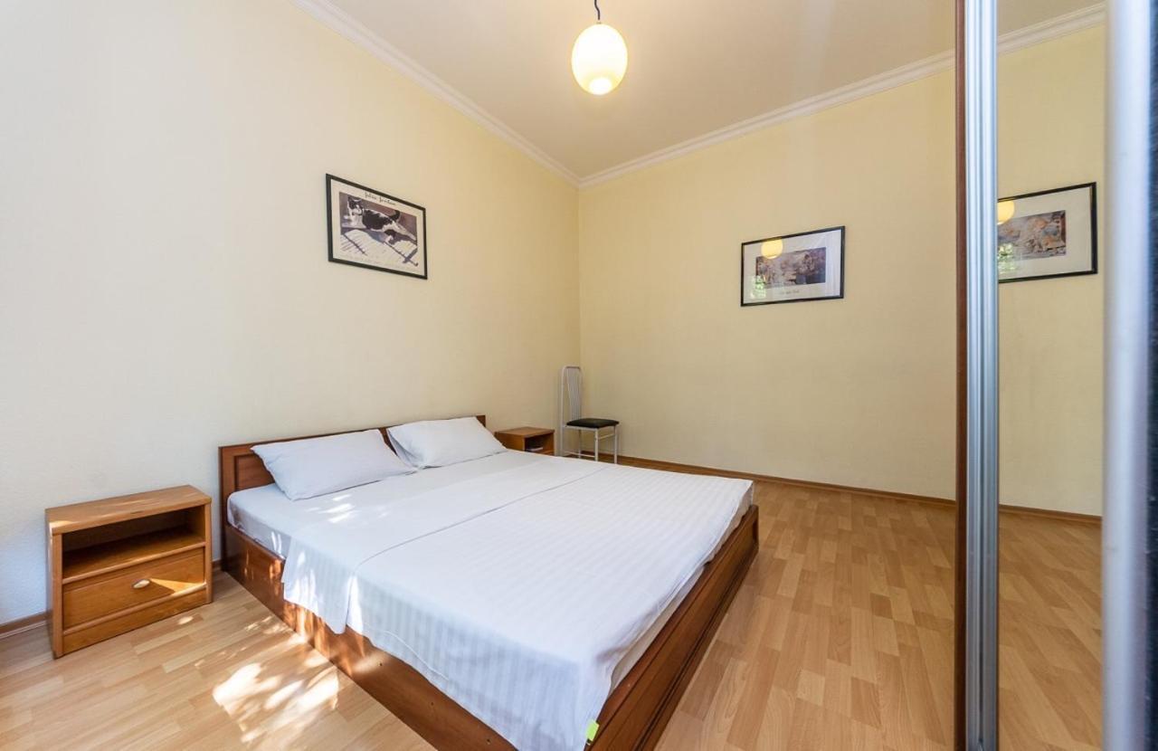 Alex Apartments Near Independence Square - Kiev Екстериор снимка