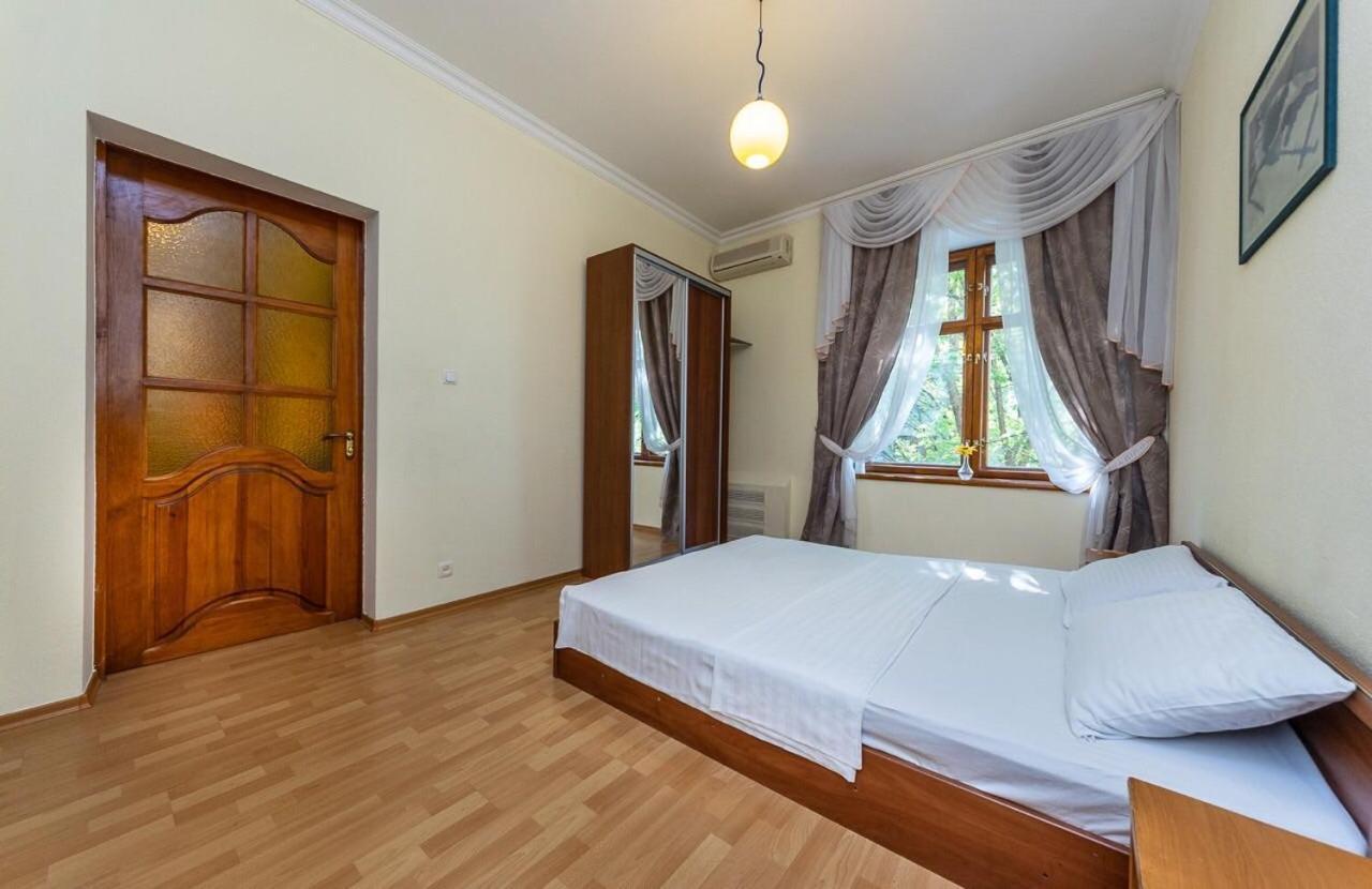 Alex Apartments Near Independence Square - Kiev Екстериор снимка