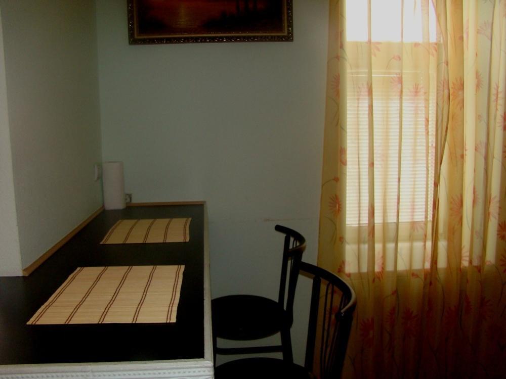 Alex Apartments Near Independence Square - Kiev Стая снимка
