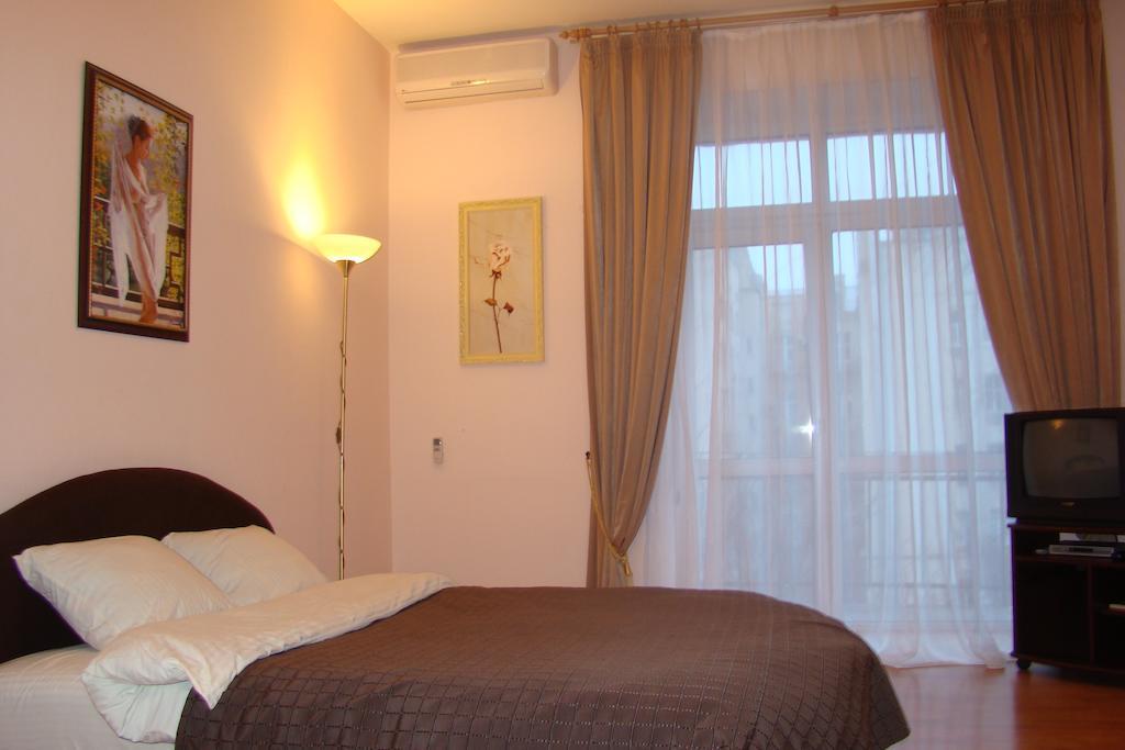 Alex Apartments Near Independence Square - Kiev Екстериор снимка