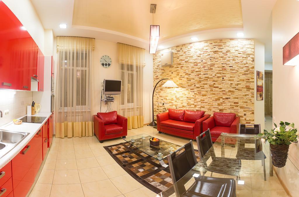 Alex Apartments Near Independence Square - Kiev Стая снимка