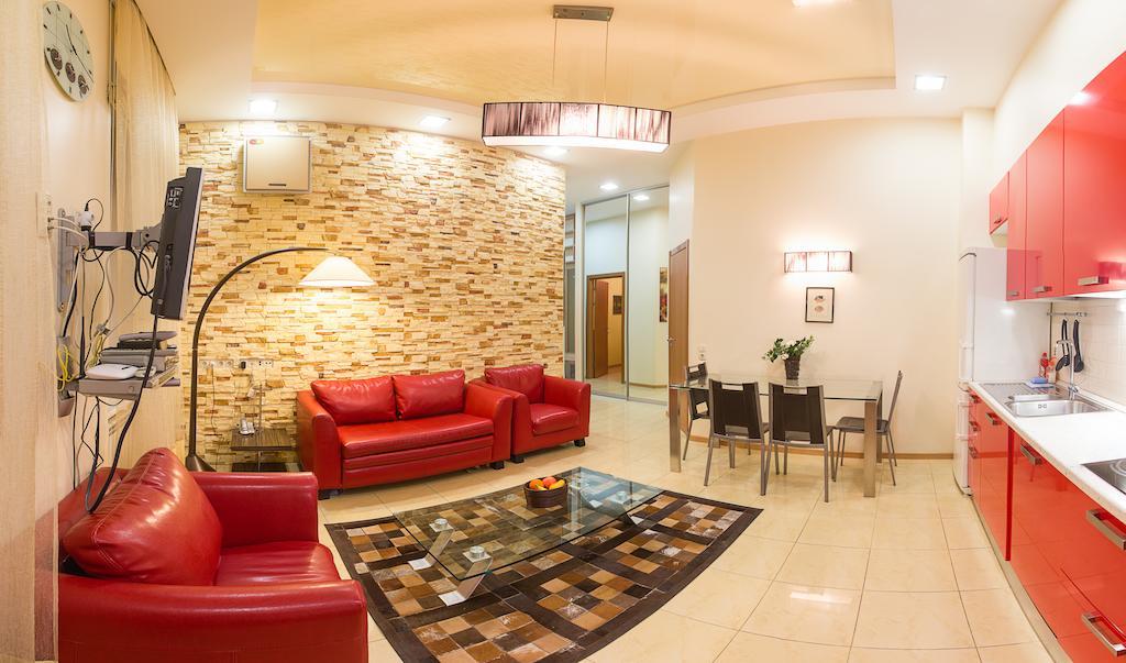Alex Apartments Near Independence Square - Kiev Стая снимка