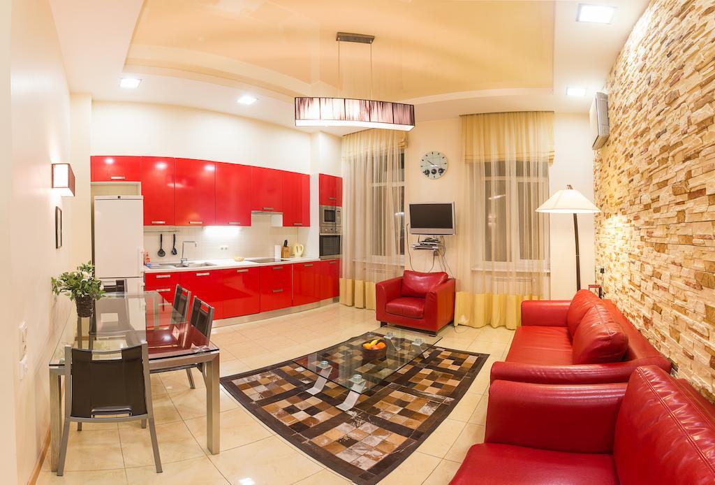 Alex Apartments Near Independence Square - Kiev Стая снимка